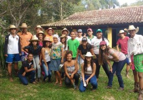 “Escola na Roça” com alunas e alunos de Agroecologia do IFG