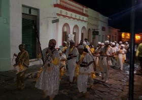 Afoxé Ayó Delê – “Alegria da Casa” nas ruas da beira rio