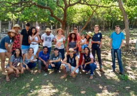 Escola na Roça com crianças da Odé Kayodê e estudantes de Agroecologia do IFG