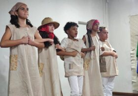 Grupo de Teatro de Crianças se apresenta na UFG