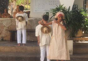 Grupo de Teatro com Crianças da Vila Esperança na Feira Vila Boa de Ler