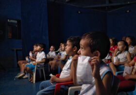 Cine Vila une Gerações na Casa da Lua em Sessão Especial para Avós e Netos